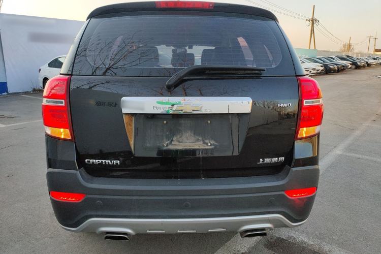 Used Chevrolet Captiva 2015 2.4L 4x4 Flagship Edition 7-Seater
