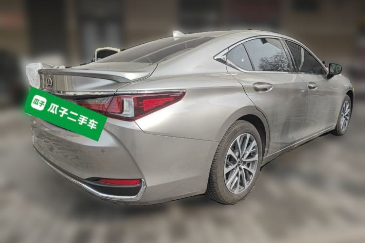 Used Lexus ES 2022 300h Excellence Edition
