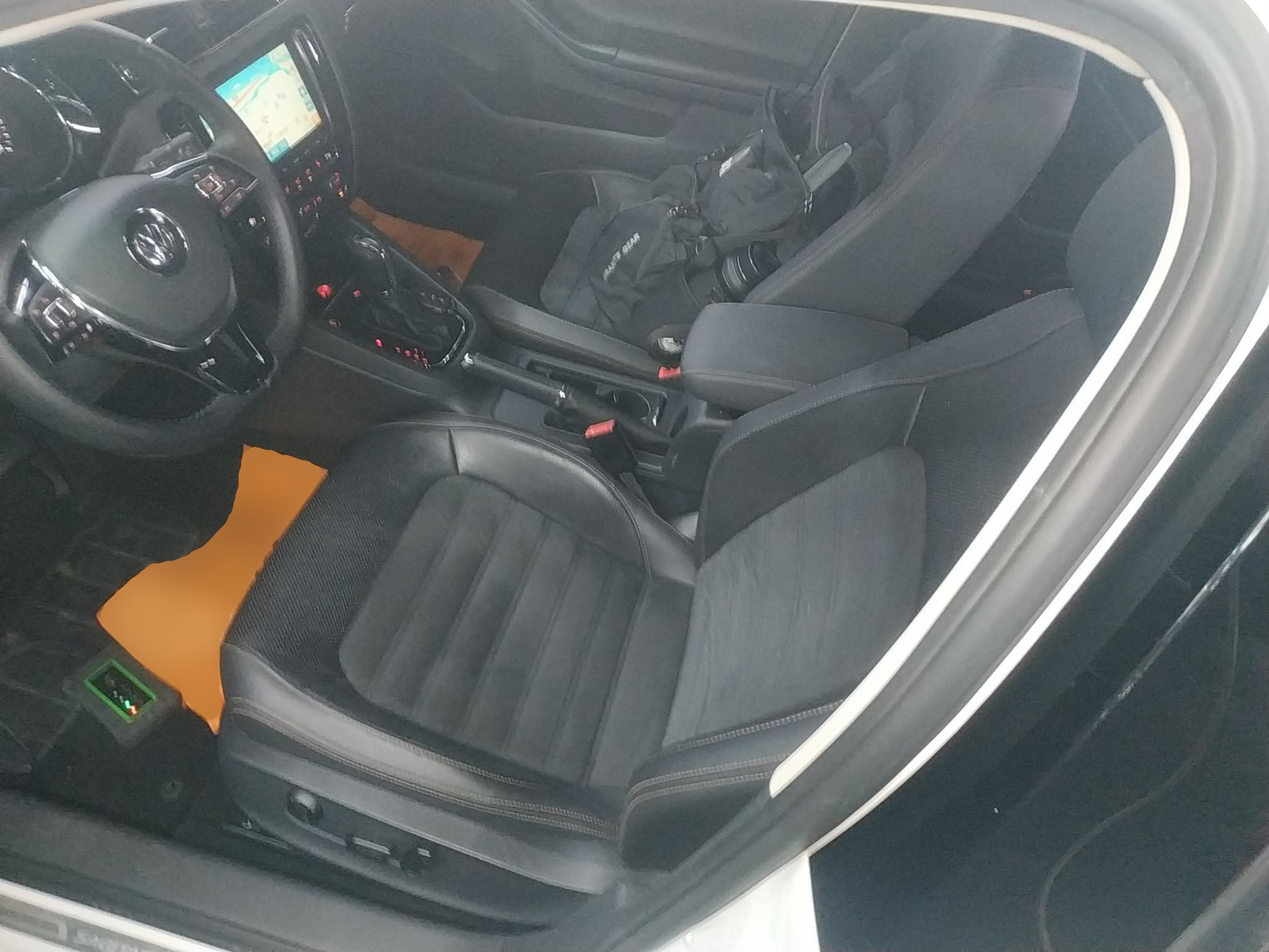 Переднее сиденье в автомобиле