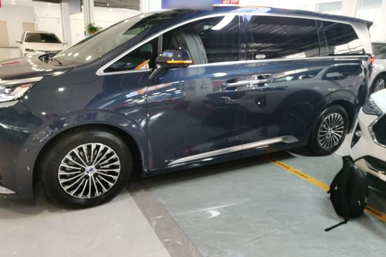 Used Denza D9 2022 DM-i 970 Four-Wheel Drive Flagship Model