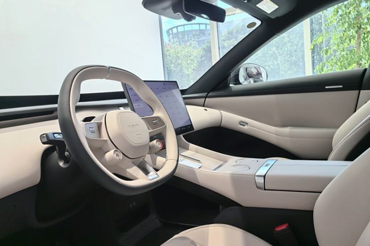 Used  YU7 2025 Ultra-Long Range Rear-Wheel Drive Version
