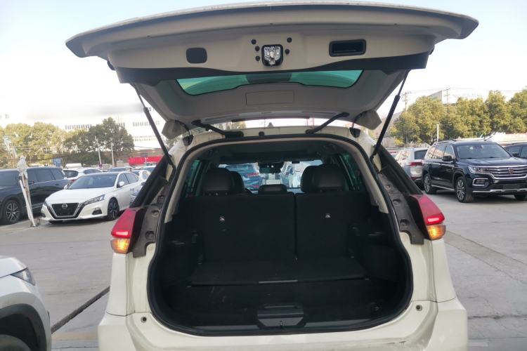 Used Nissan X-Trail 2022 2.0L Two-Wheel Drive Smart Connect Premium Edition