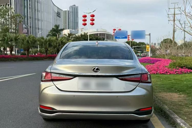 Used Lexus ES 2022 200 Excellence Edition
