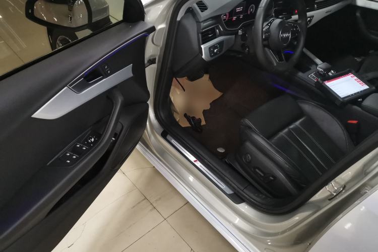 Used Audi A4L 2020 40 TFSI quattro Luxury Dynamic Model
