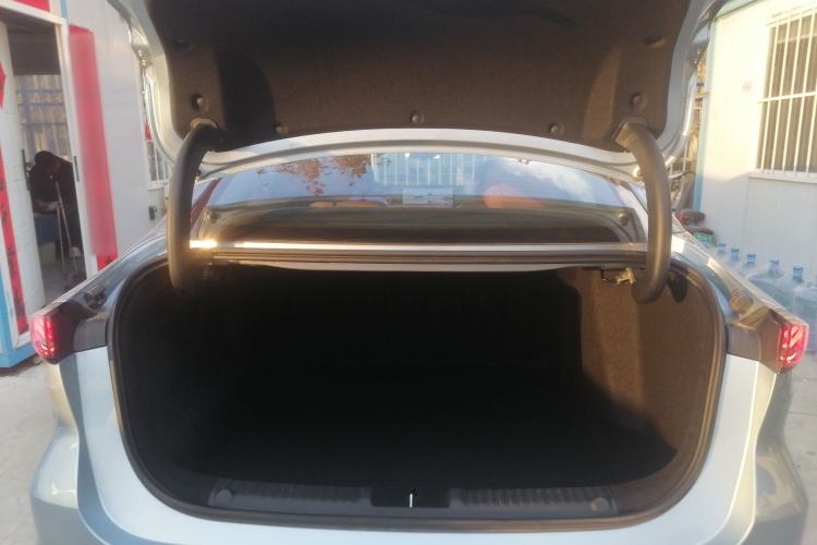 Used  L6 2025 EM-i 140km Starship Edition
