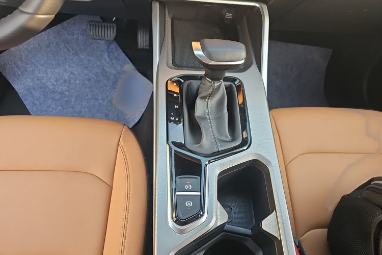 Used Geely Auto Emgrand 2025 4th Generation 1.5L CVT Flagship Version
