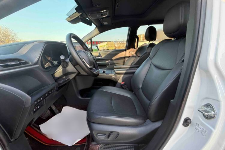 Used Toyota Granvia 2024 2.5L Hybrid Prestige PLUS Edition
