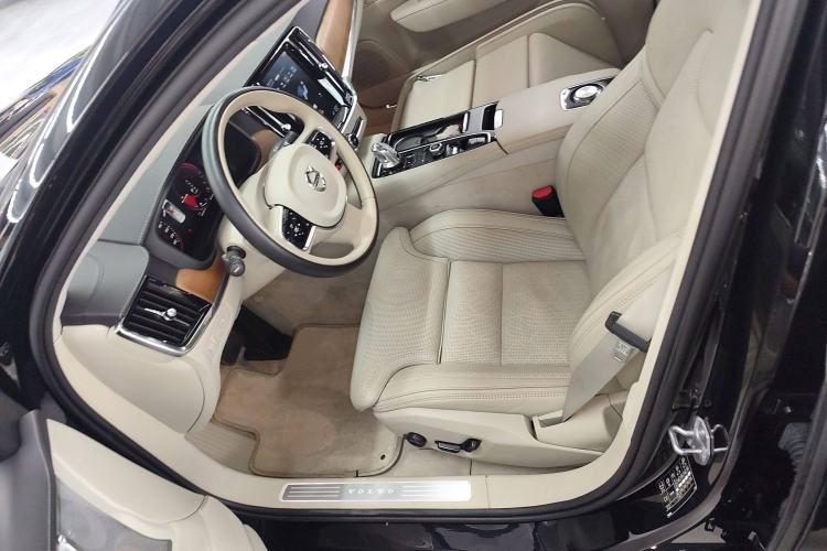 Used Volvo S90 New Energy 2019 T8 E-Drive Hybrid Honor Edition 3 Seats China VI Standard
