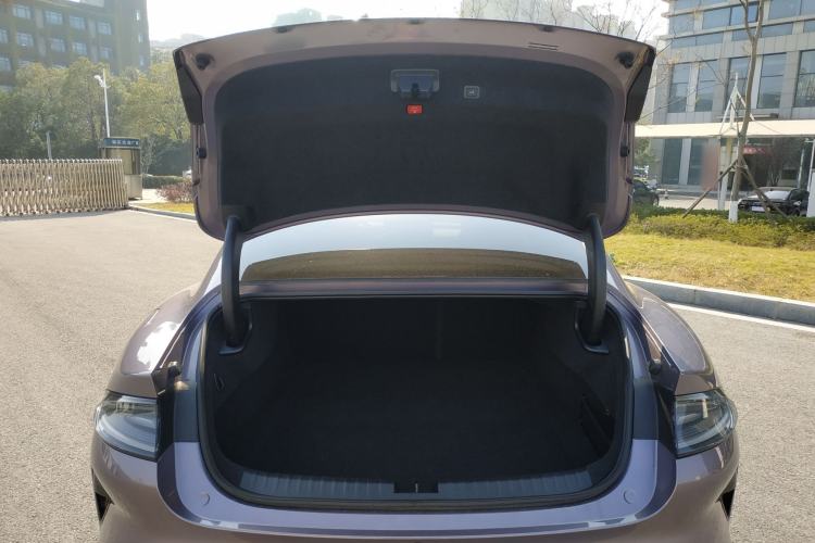 Used  SU7 2024 Rear-Drive Ultra-Long Range Advanced Pro-Level Intelligent Driving Version