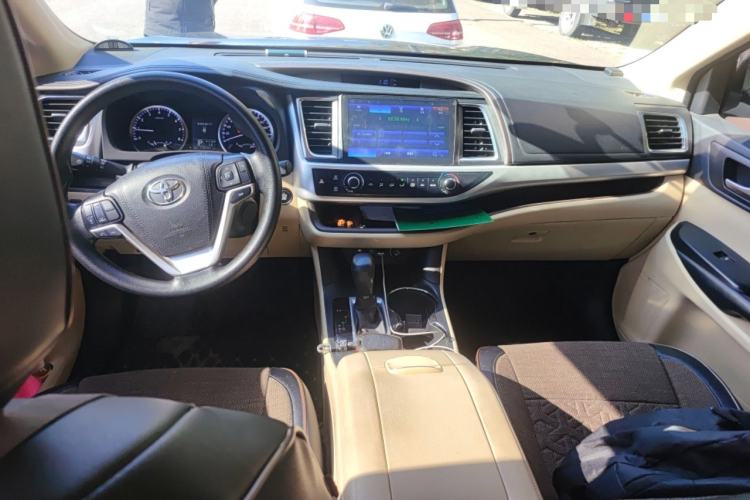 Used Toyota Highlander 2018 2.0T Two-Wheel Drive Elite Edition 7 Seats Emission Standard China V