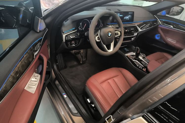 Used BMW 5 Series 2018 Restyled 530Li Leading Edition M Sport Package
