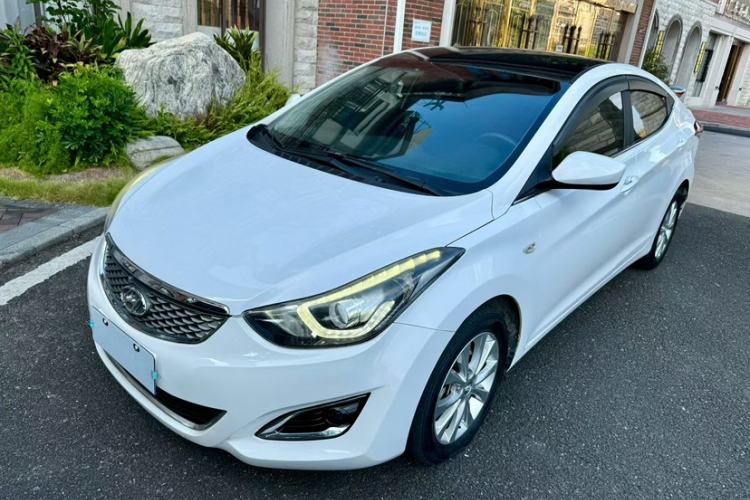 Used Hyundai Elantra 2016 1.6L Automatic Smart Version
