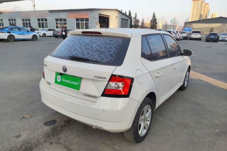 Used Skoda Fabia 2016 1.4L Automatic Car Enjoy Edition
