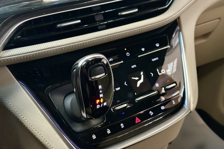 Used Buick GL8 2022 ES Landtrek 653T Flagship Model