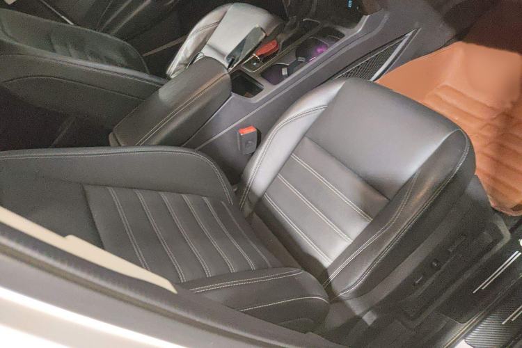 Used Ford Kuga 2019 EcoBoost 180 Two-Wheel-Drive Titanium Plus Model China V Standard
