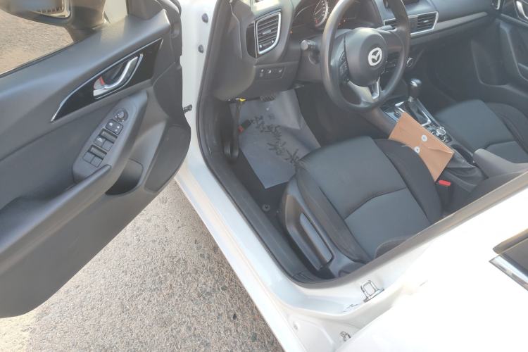 Used Mazda Mazda 3 Axela 2014 Sedan 1.5L Automatic Luxury Model