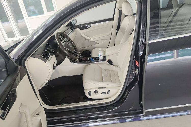 Used Volkswagen Passat 2016 380TSI DSG Ultimate Edition
