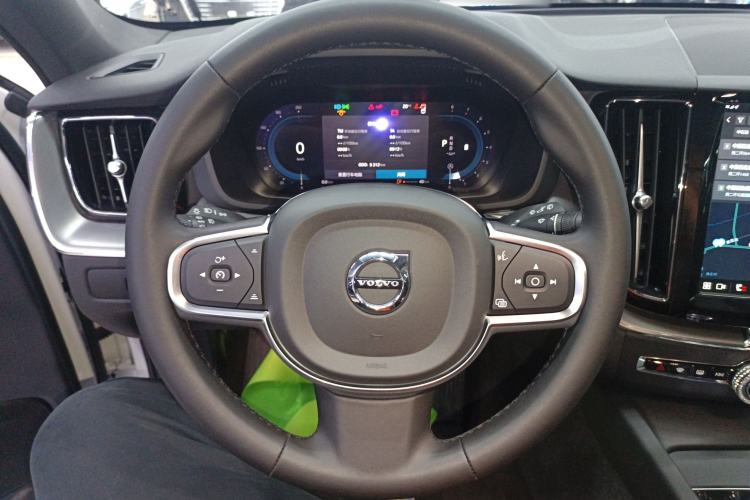 Used Volvo XC60 2024 B5 4x4 Smart Luxury Edition
