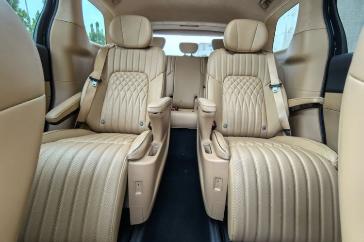 Used VOYAH Dream 2024 PHEV Ultra-Long Range Flagship Edition
