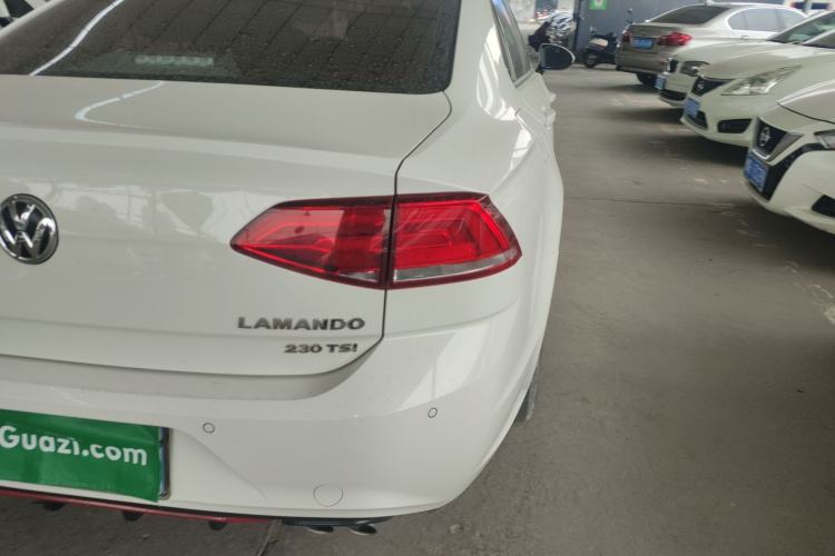 Used Volkswagen Lamando 2017 230TSI DSG Fashion Edition
