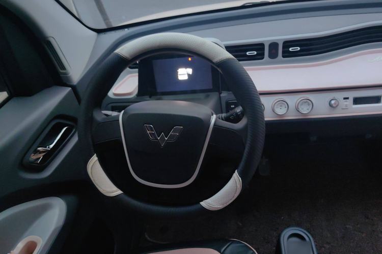 Used Wuling Hongguang MINIEV 2022 Macaron Premium Model – Lithium Ternary Battery
