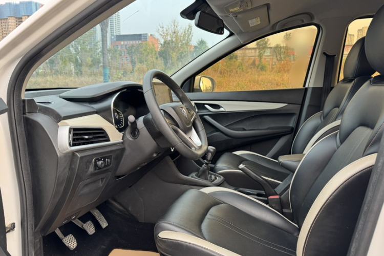 Used Baojun 360 2019 Revised Version 1.5L Manual Elite China VI
