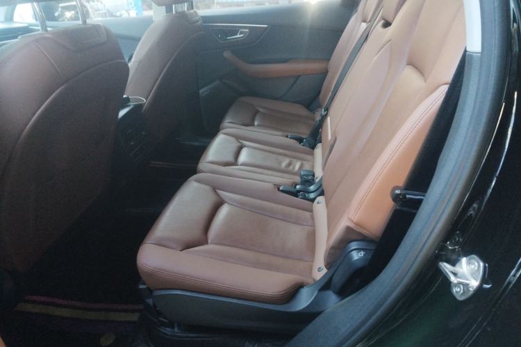 Used Audi Q7 2023 45 TFSI quattro S line Sport model
