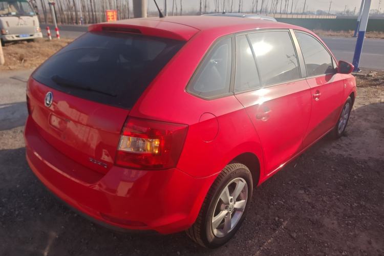 Used Skoda Rapid Spaceback 2014 1.6L Automatic Enjoyment Edition
