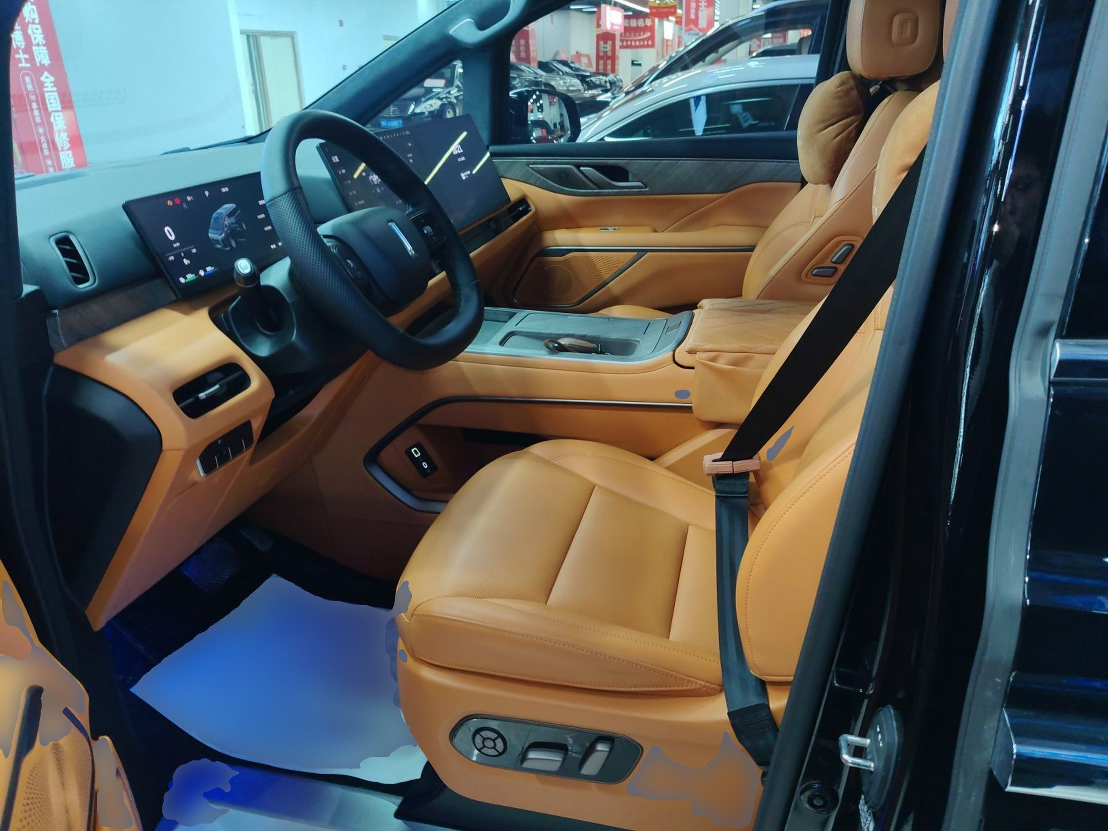 المقاعد الأمامية داخل السيارة