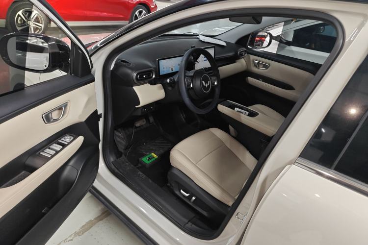 Used Wuling Bingo PLUS 2024 330 km Range Five-Seater Version