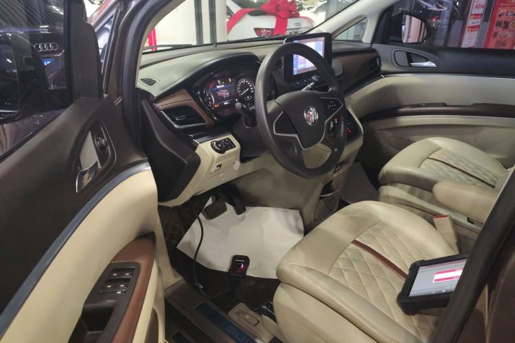 Used Buick GL8 2021 Land Cruiser Executive Class 652T Comfort Model
