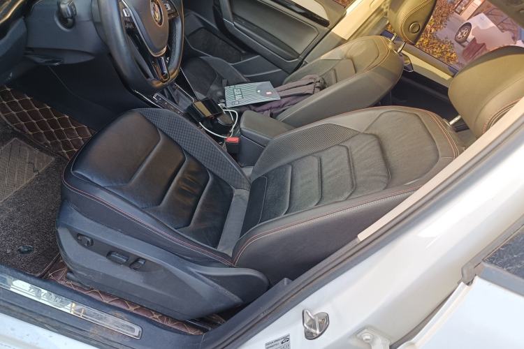 Used Volkswagen Tayron 2019 330TSI Two-Wheel-Drive Luxury Version China V Emission Standard
