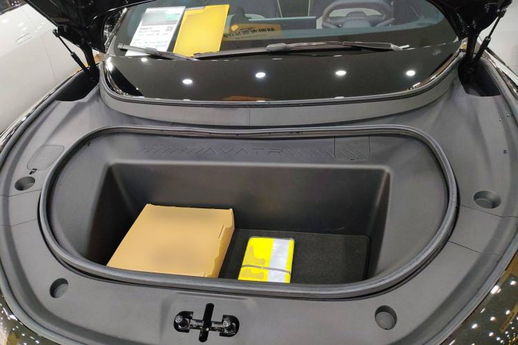 Used  12 2024 700 Three-Laser Rear-Wheel Drive Luxury Edition
