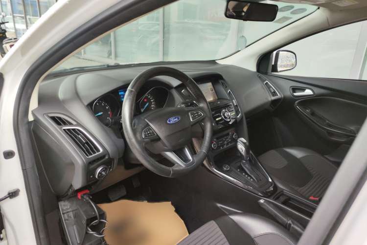 Used Ford Focus 2017 Sedan 1.6L Automatic Fashion Edition Smart Drive Version
