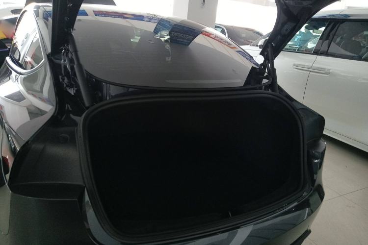 Used Tesla Model 3 2025 Rear-Wheel-Drive Version
