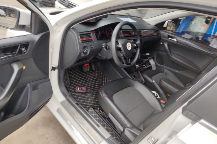 Used Volkswagen Santana 2017 Haval H9 1.6L Automatic Comfort Edition
