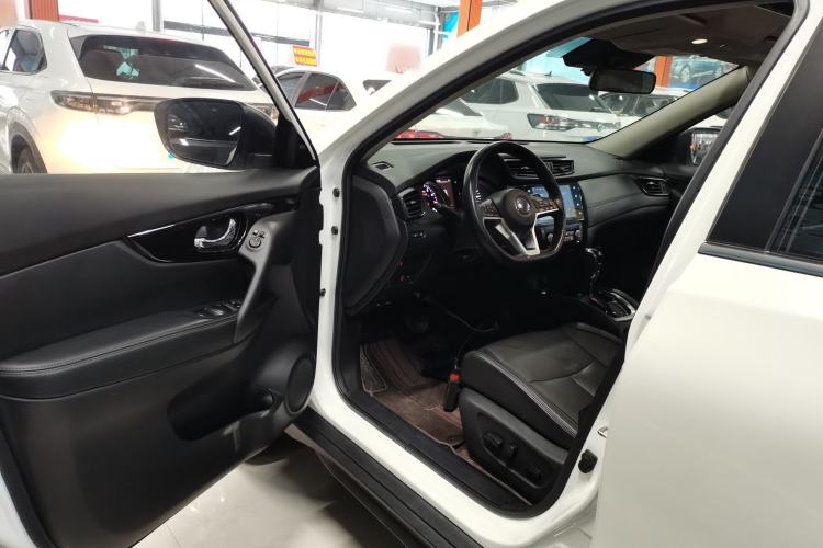 Used Nissan X-Trail 2022 2.0L Two-Wheel Drive Smart Connect & Comfort Edition