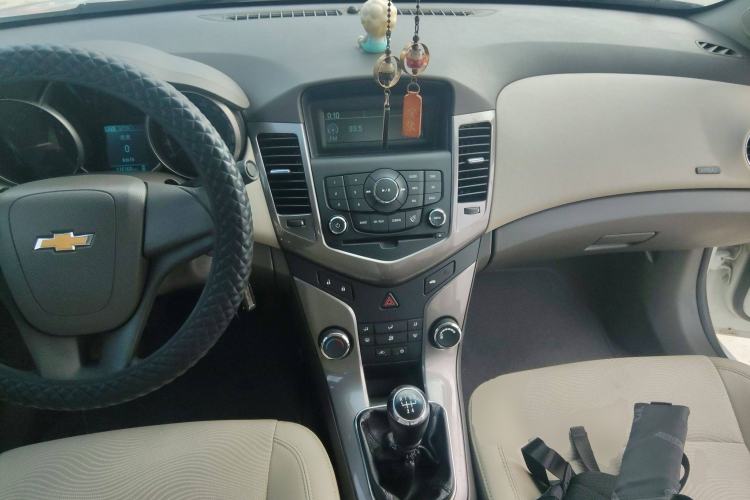 Used Chevrolet Cruze 2015 1.5L Classic SE MT
