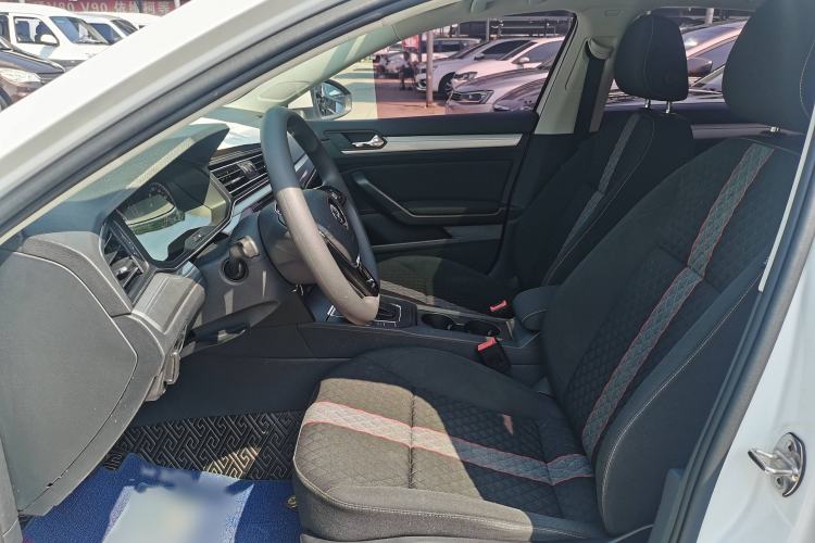 Used Volkswagen Lamando 2019 230TSI DSG Fashion Edition China VI
