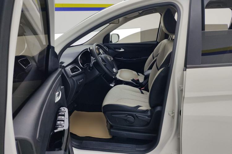 Used Baojun 730 2021 1.5T CVT Fashion Version 7 Seats
