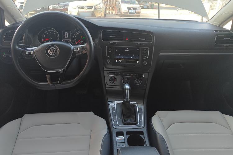 Used Volkswagen Golf 2017 230TSI Automatic Luxury Million-Vehicle Commemorative Edition
