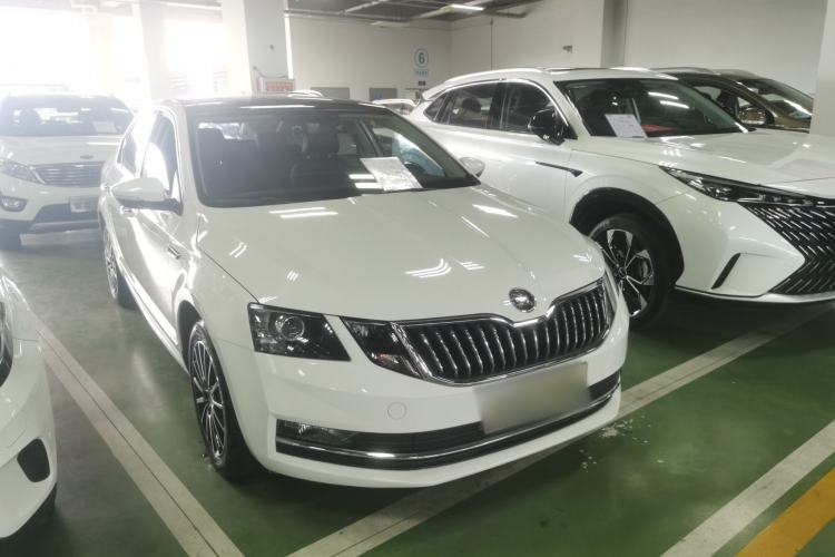 Used Skoda Octavia 2019 1.5L Automatic Smart Drive Luxury Edition China VI Standard
