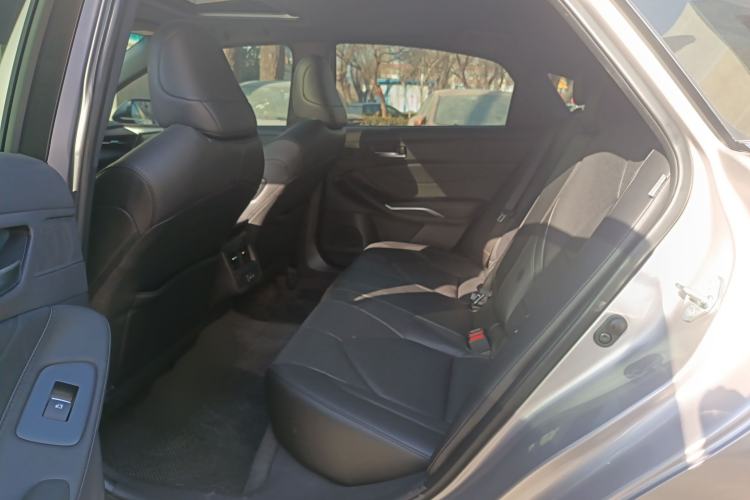 Used Toyota Avalon 2023 2.0L Premium Edition
