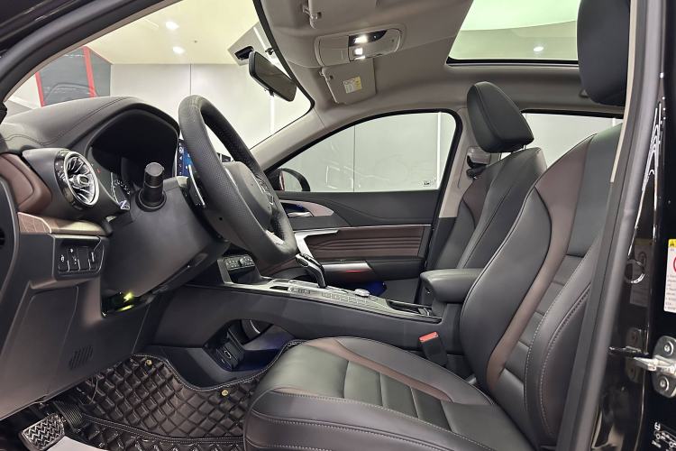 Used Wey VV5 2020 1.5T Two-Wheel Drive Color Pioneer
