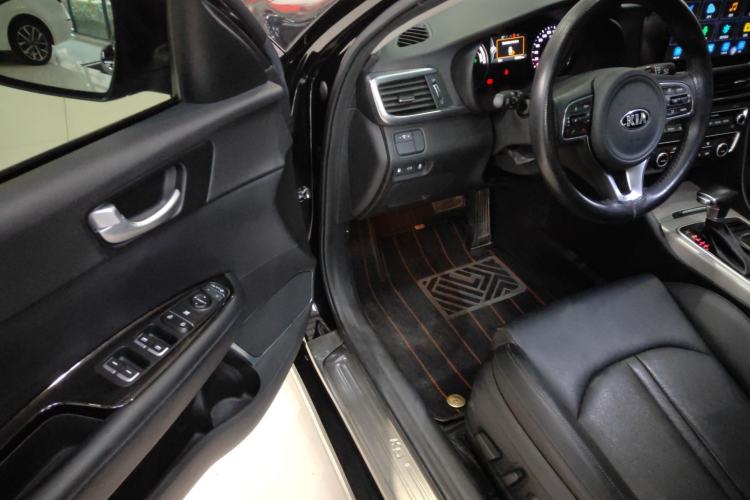 Used Kia K5 New Energy 2018 2.0L ZhiZun Edition
