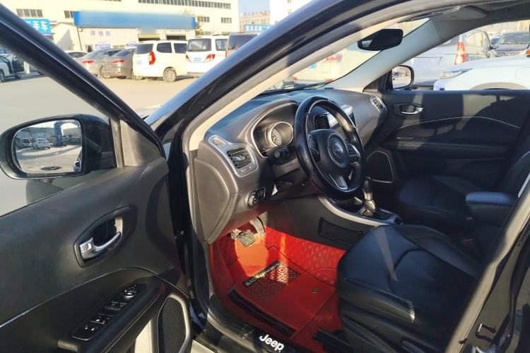 Used  Compass 2017 200T Automatic Family Edition