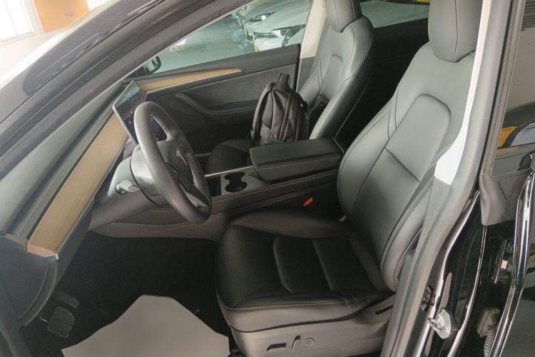 Used Tesla Model Y 2021 Standard Range Rear-Wheel Drive Version
