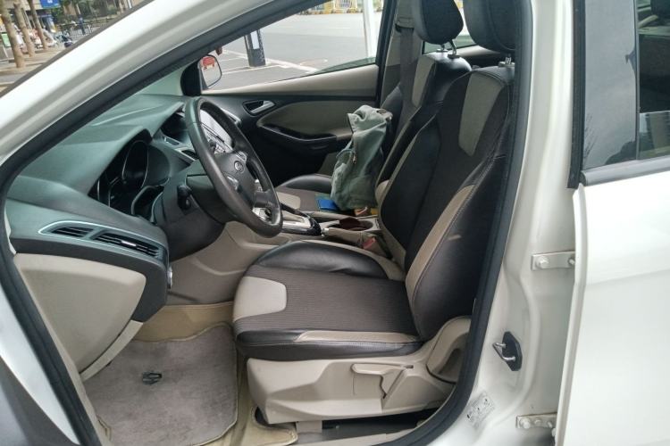 Used Ford Focus 2012 Sedan 1.6L Automatic Fashion Edition