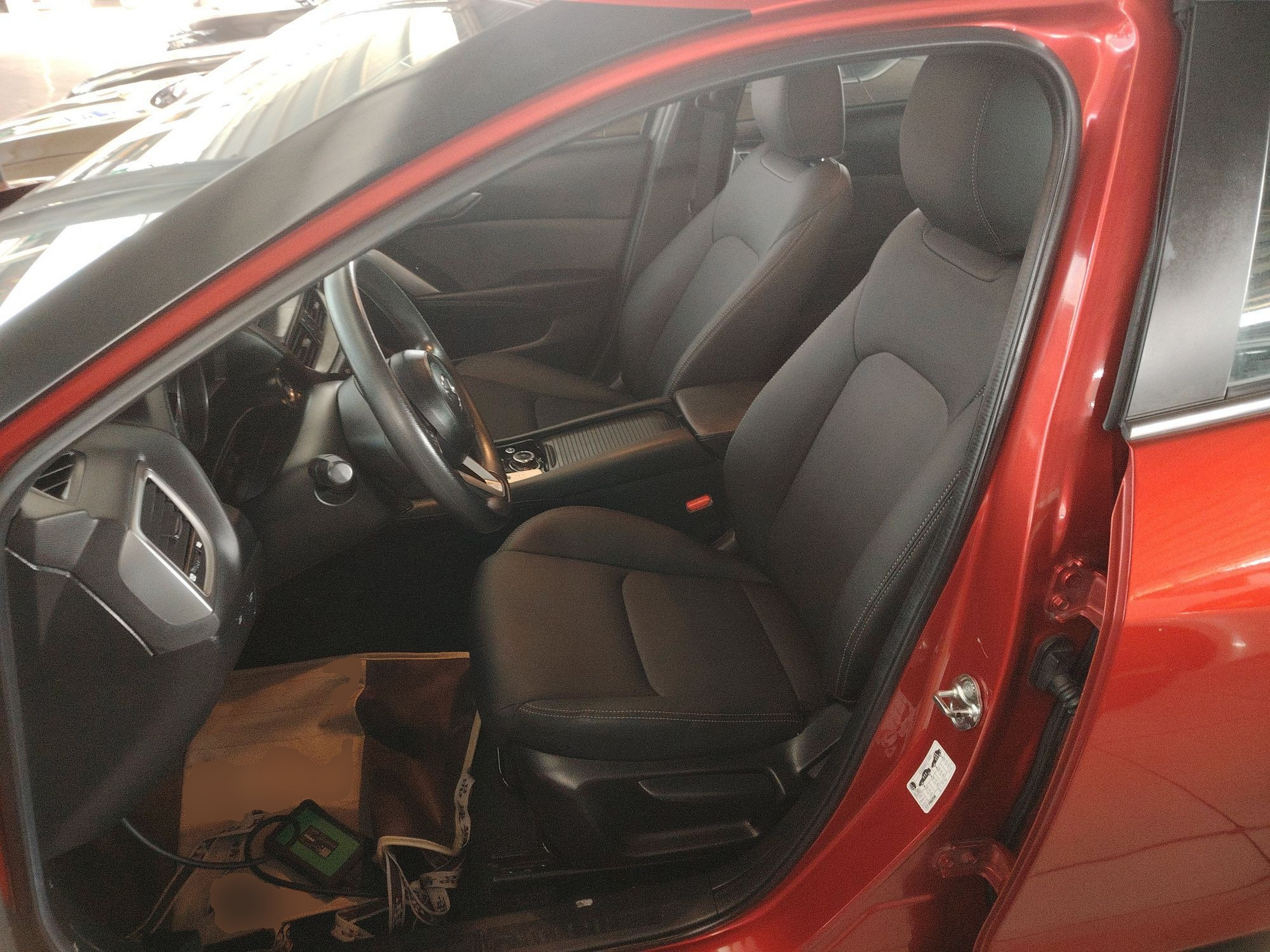 Переднее сиденье в автомобиле