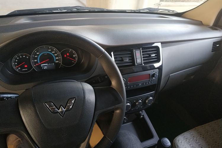 Used Wuling Rongguang V 2019 1.5L Standard Version China VI LAR
